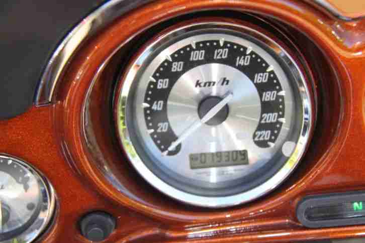 Harley-Davidson FLHTCUSE, Crystal Chopper Vivid Black 105th Anniversary CVO