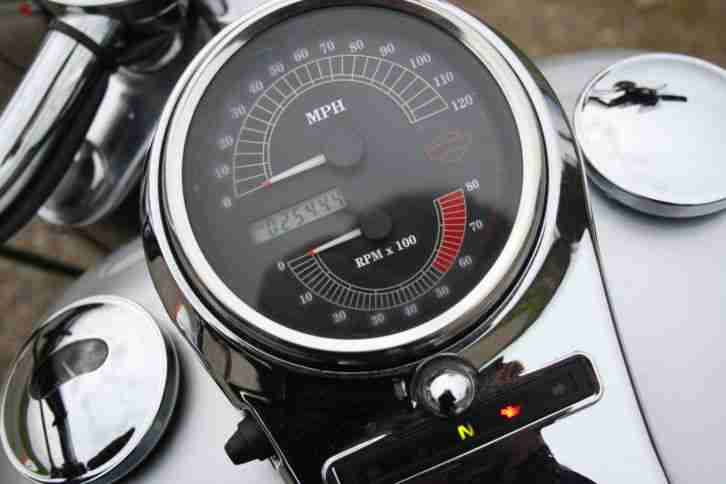 Harley-Davidson FLSTFI Fat Boy 2002 Das Jubiläumsmodell 2003