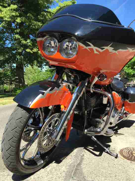 Harley Davidson FLTRX Road Glide Performance Machine
