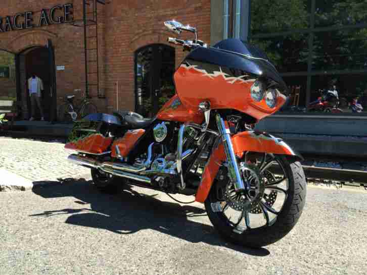 Harley Davidson FLTRX Road Glide Performance Machine
