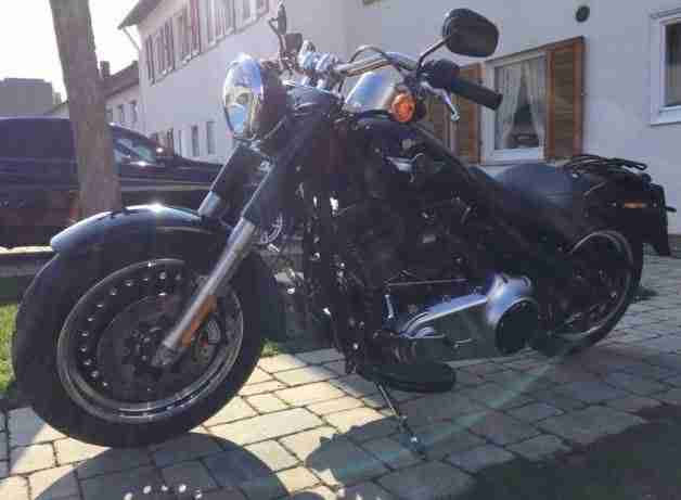 Harley Davidson Fat Boy Special 2010er mit Jekill&Hide Auspuff Deutsches Modell