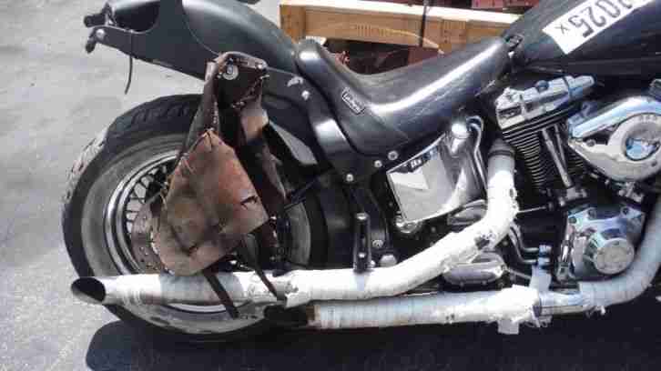 Harley Davidson Fat Boy mit Unfallschaden