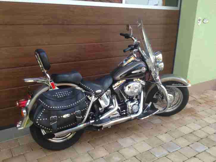 Harley Davidson Heritage Softail Classic FLSTCI aus 2004