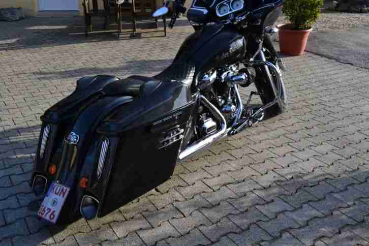 Harley Davidson Road Glide 30 Zoll Custom Bagger 2017 Extrem Milwaukee eight