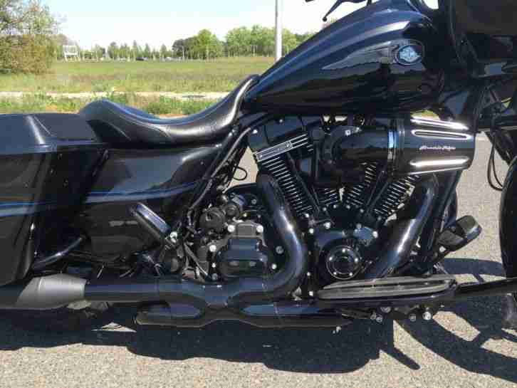 Harley Davidson Road Glide Cvo 2013 110th anniversary