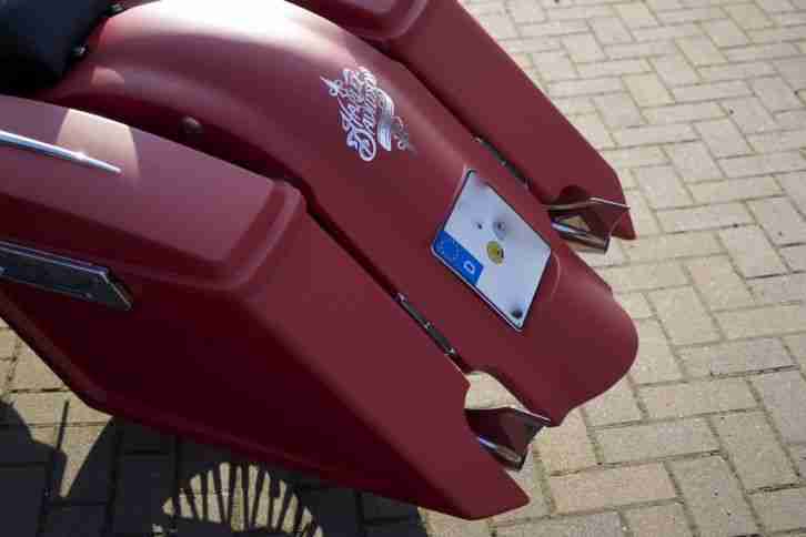 Harley-Davidson Road Glide FLTRI Bagger Umbau