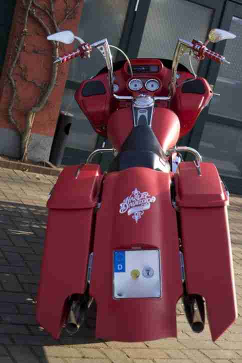 Harley-Davidson Road Glide FLTRI Bagger Umbau