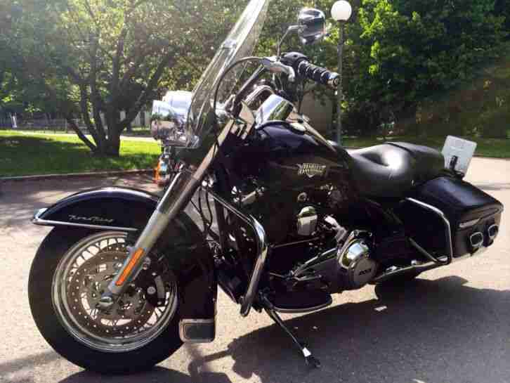 Harley-Davidson Road King FLHRC Classic 2011 / 3400 Km 1690 ccm 84 PS ABS/Temp