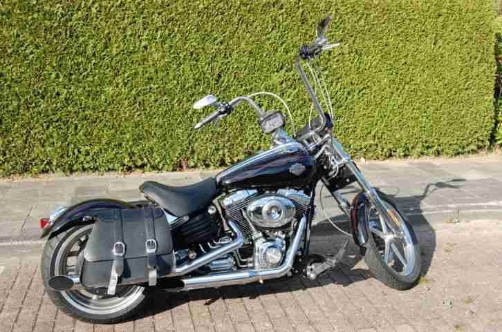 Harley Davidson Rocker FXCWC Umbau mit Ape Hänger