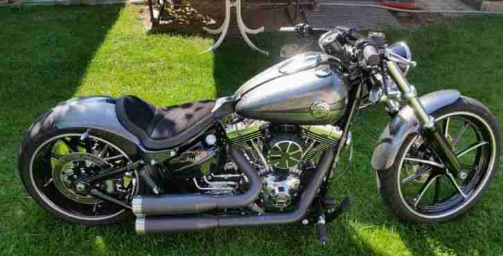 Harley Davidson Softail Breakout FXSB