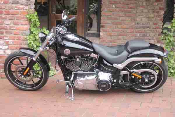 Harley Davidson Softail Breakout Modell 2015 Neufahrzeug SOFORT