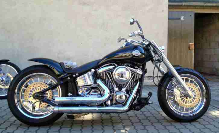 Harley Davidson Softail FXST Custom