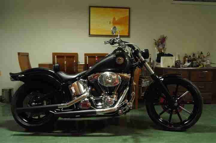 Harley Davidson Softail Fatboy Custom 200 rear tire / 103ci
