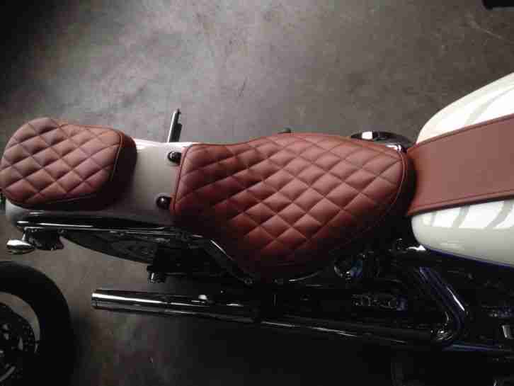 Harley - Davidson Softail de Luxe.