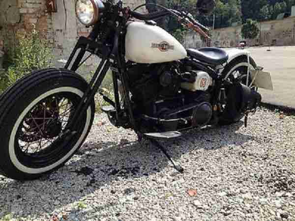 Harley Davidson Softtail Bobber Old School