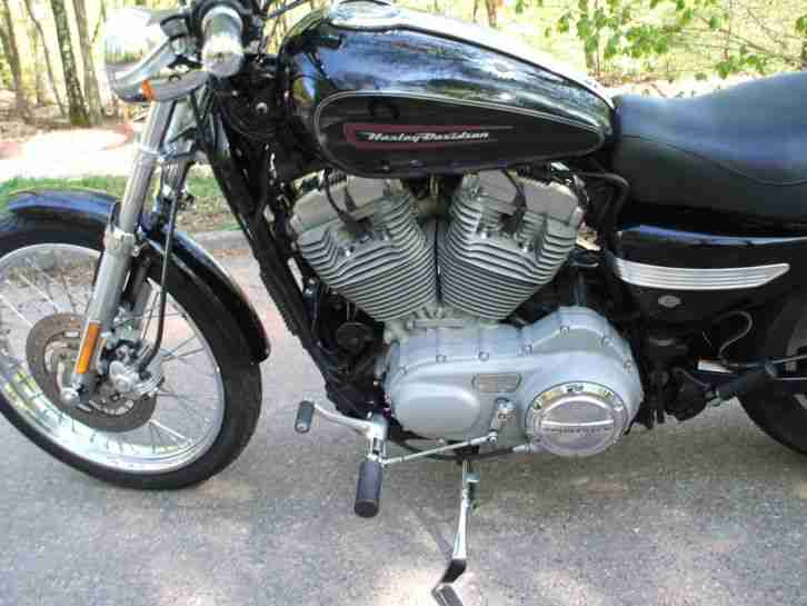 Harley-Davidson -Sportster 883-Custom- dt.Modell- neuwertiger Zustand-
