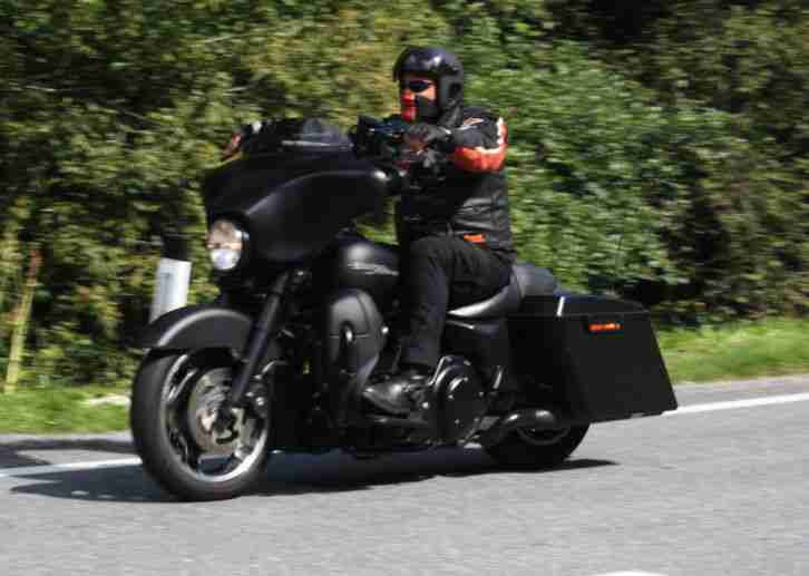 Harley Davidson Street Glide Bagger 103 CUI
