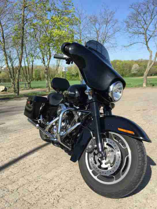 Harley Davidson Streetglide FLHX, schwarz, jede Menge Zubehör