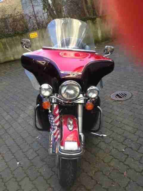 Harley Davidson / Ultra Classic Elektra Glide / hell-dunkel-rubyn-metallic