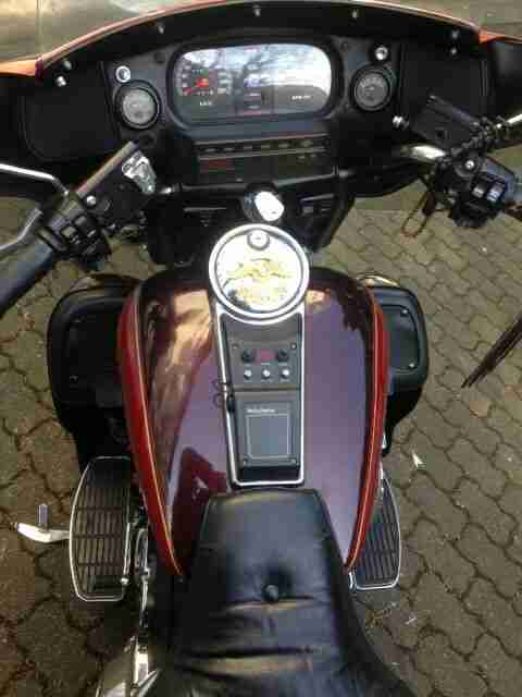 Harley Davidson / Ultra Classic Elektra Glide / hell-dunkel-rubyn-metallic