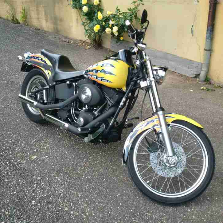 Harley Night Train im Race Flag Desige mit 8200km TÜV neu 2004er Modell