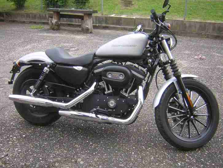 Harley Sportster Iron 2010er deutsches Modell 4600km in Brillant Silver Denim
