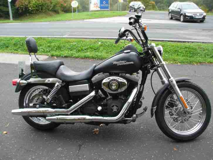 HarleyDavidson Street Bob- 1a-Zustand- viel Zubehör