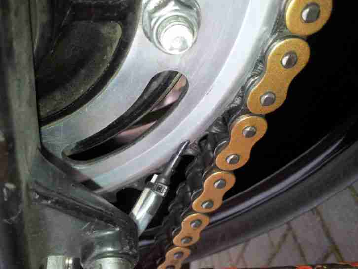 Hayabusa GSX 1300 R mit wenig Kilometer (9915km)
