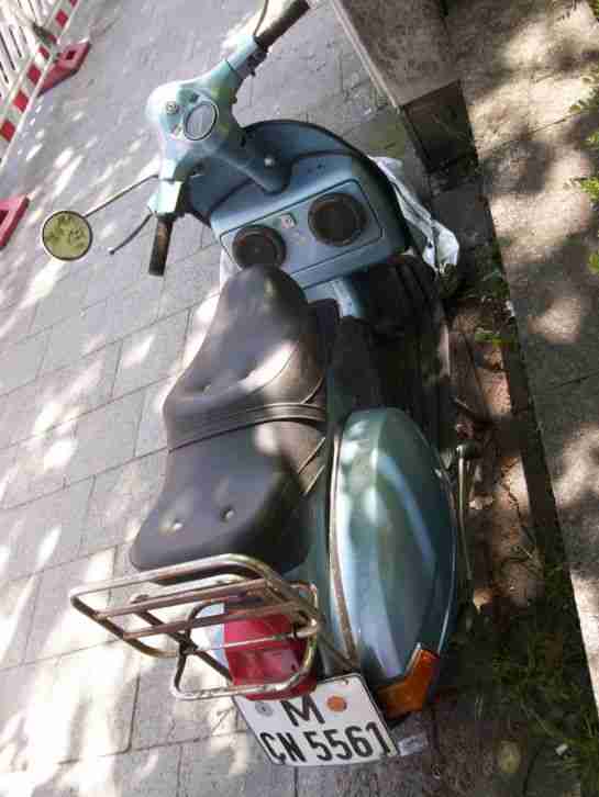 Hellblaue Vespa P 200 E Oldtimer TÜV bis 08/2015 BJ 1981 (wie PX200) metallik