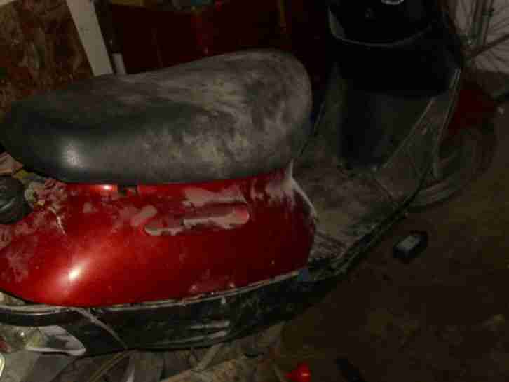 Her Chee (RC) AT50-JT Roller 2Takt 2200km