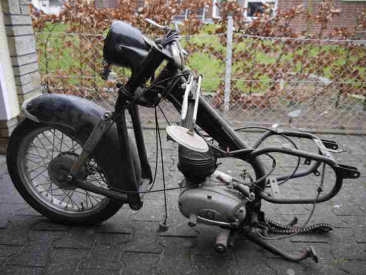 Herkules K101 Scheunenfund Restaurationsbasis Moped Motorrad Oldtimer viele Teil