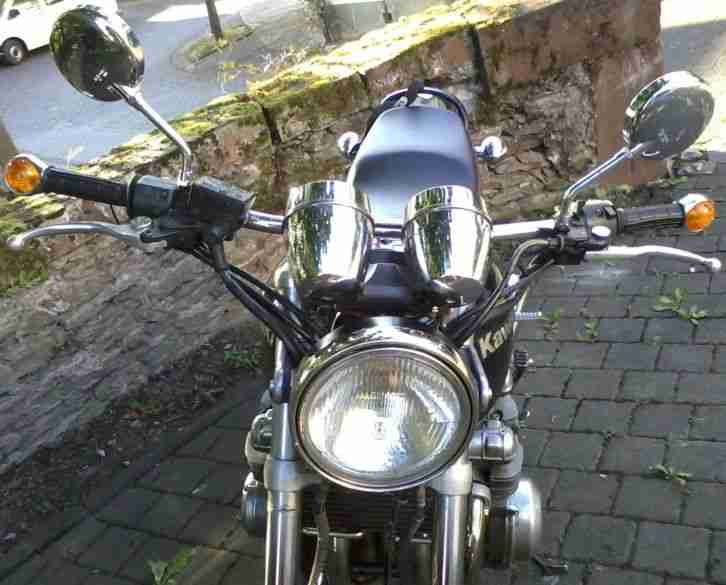Hingucker: Kawasaki Zephyr 750, veredelt unter anderem mit Drag bar Lenker