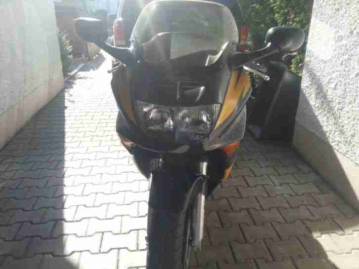 Honda CBR 1000f SC 24