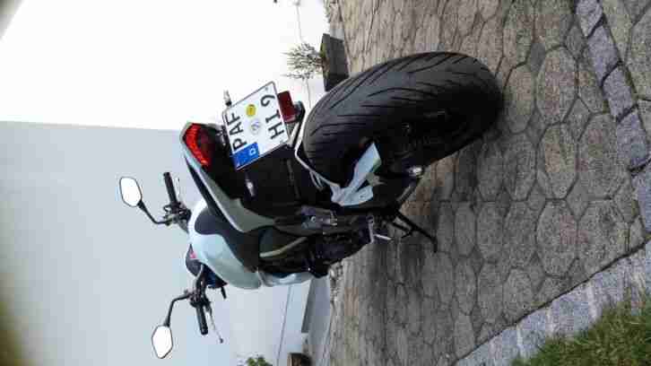 Honda CB 1000 R Bj.2011 8750 km Top-Zustand wie neu mit ABS und Zubehör