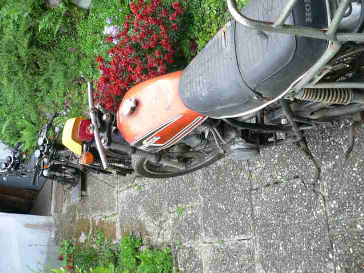 Honda CB 250 in Teilen