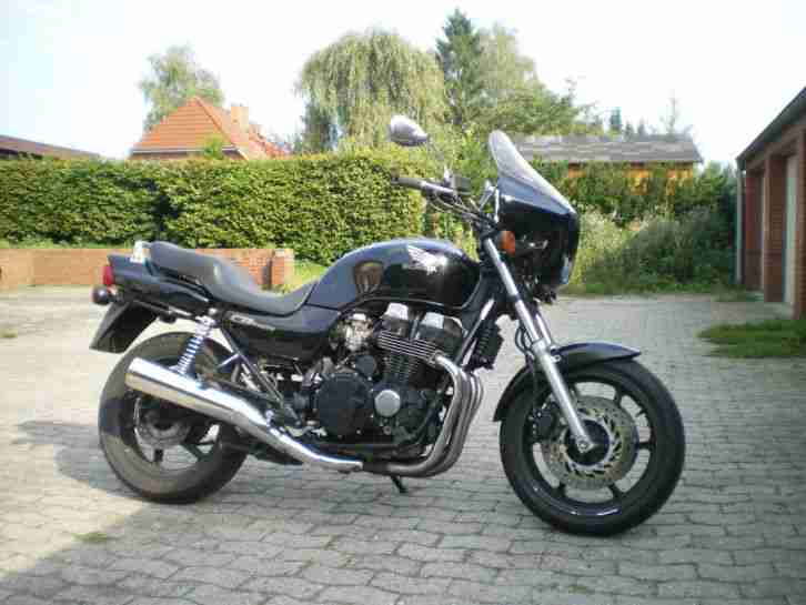 CB 750 SevenFifty zum Winterpreis