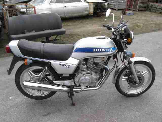 Honda CB Typ CB 400 N Baujahr 1979 wie abgebildet mit PAPIEREN der Motor dreht
