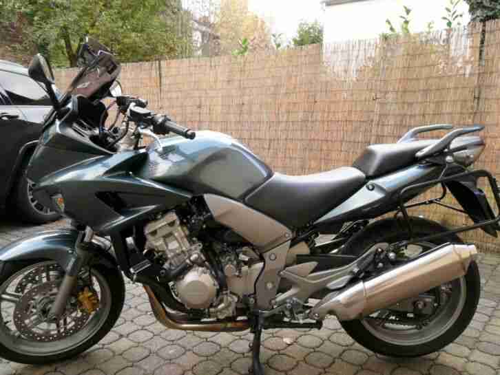 Honda CBF 1000 im TOP Zustand orig 23300 km Inkl.Koffer und MRA Tourenscheibe!