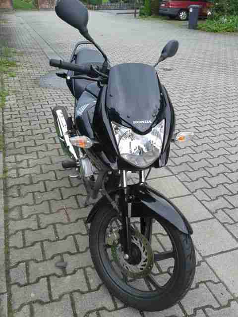 Honda CBF 125 schwarz 1.Hd 6087 km Garagenfahrzeug