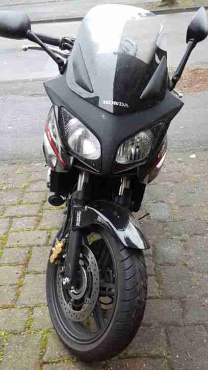 Honda CBF 600 SAA, schwarz, km 21637 EZ: 08.2011, TÜV 08.2017, VB 3850,-