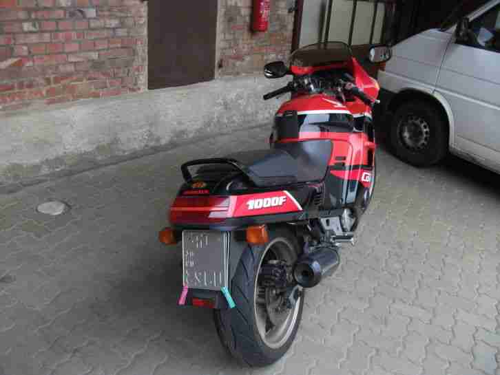 Honda CBR 1000 F SC 24