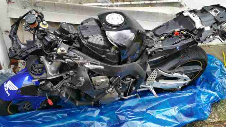 Honda CBR 1000 RR SC57 25000km (Motor Top!)