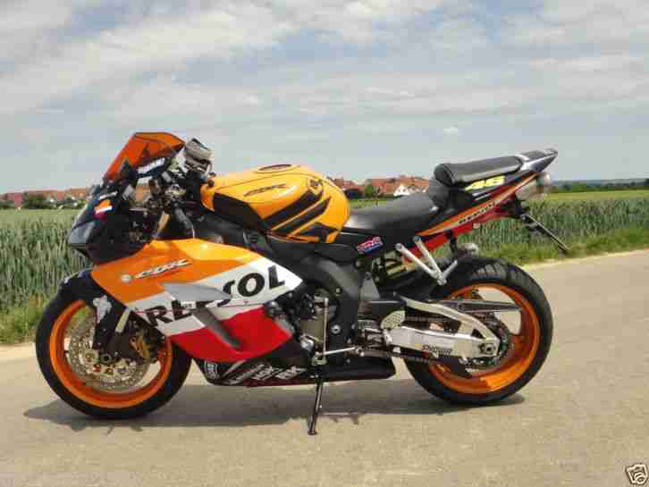 Honda CBR 1000 Repsol Valentino Rossi Edit 1000RR (Grauimport,Unfallfahrzeug)