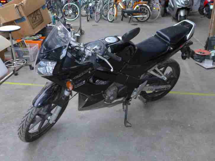 Honda CBR 125, JC34, EZ 8.9.2004, 31 tkm, 10 KW, 110 km/h, Papiere Schlüssel