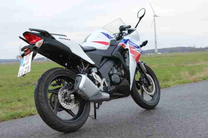 Honda CBR 125 JC50 (BJ.2013 / 2600KM / TÜV NEU)
