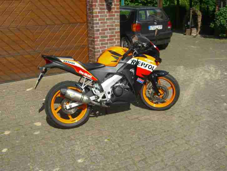 Honda CBR 125 Repsol, 12.000 Km, EZ 7/13, TÜV 7/17, LEOVINCE Auspuff