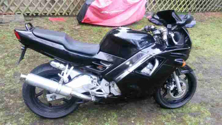 CBR 600 F PC 25 mit 19000 km wegen