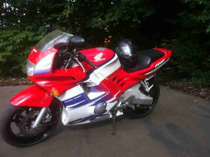 Honda CBR 600 F PC25