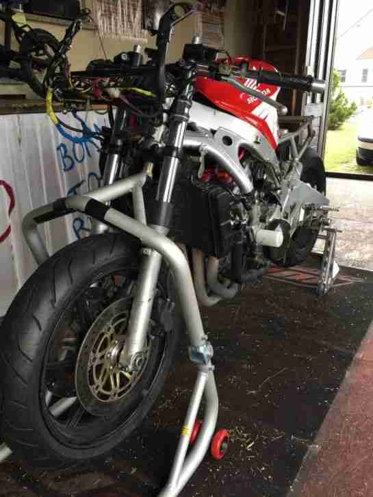 Honda CBR 600 F PC31 B Rennmaschine Ersatzteilspender