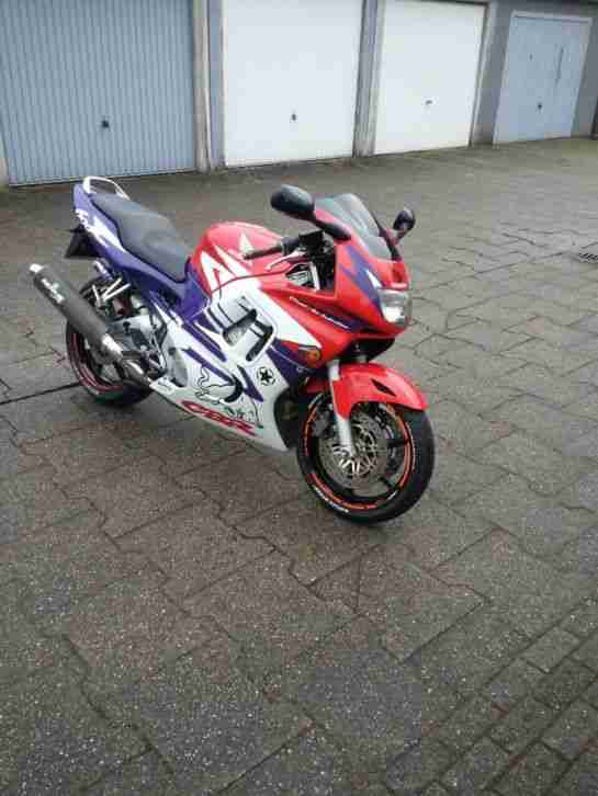 CBR 600 F PC31 Bj.1998 65174km top